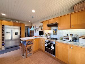 Photo 5- click for photo gallery